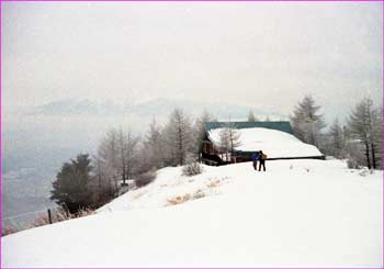 三ツ峠山荘