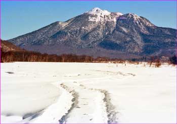 雪明けの燧ヶ岳