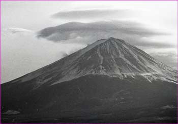 レンズ雲の富士山