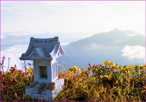 中ノ岳山頂祠