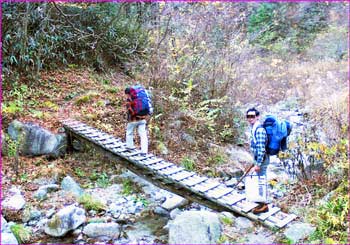 小屋を出て下山と