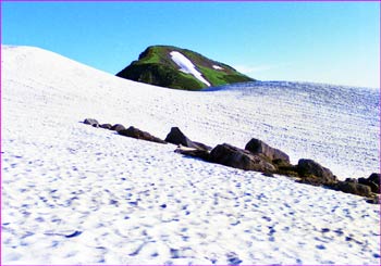 鳶山雪渓