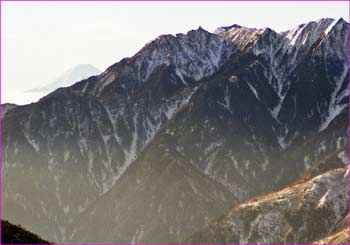 鳳凰山に富士見ゆ