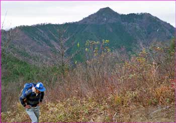 大岳山背後に