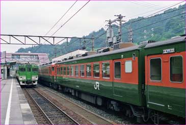 南小谷駅ホーム