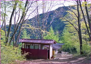 峠の小屋