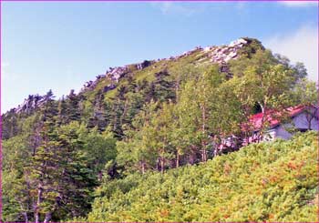 餓鬼岳と小屋