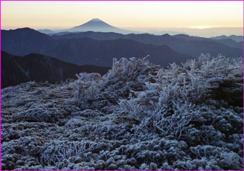 夜明けの富士