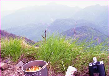 山頂で昼餉