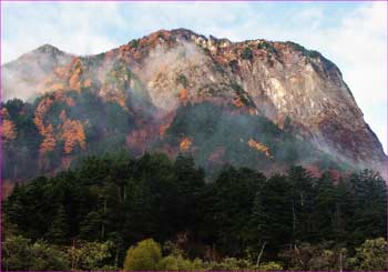 屏風岩あける