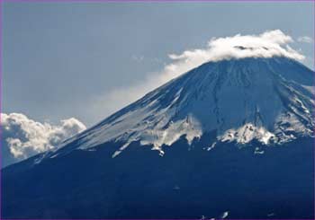 富士山に雲が