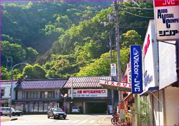 八鹿駅前