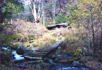 旅人の良き小屋後に