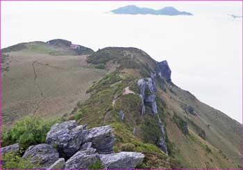 三嶺山頂から