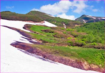 残雪の暑寒別岳