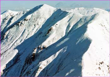 万太郎山