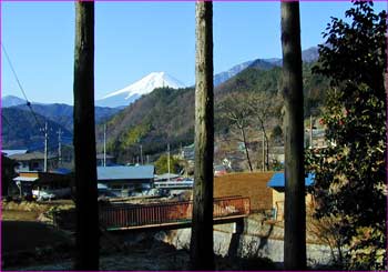 藤沢子神社から