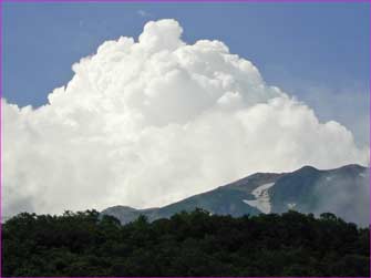 雲が