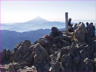 農鳥岳山頂