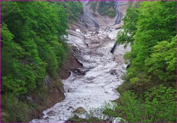 雨乞岩スラブ