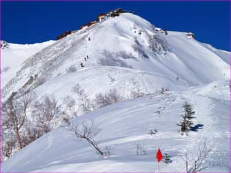 燕山荘見返して