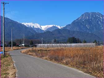 穂高から見返す山々