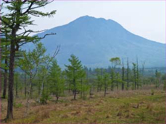 男体山