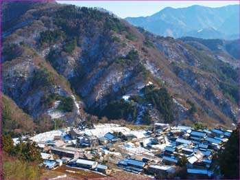 山峡の村