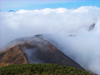 雲表へ