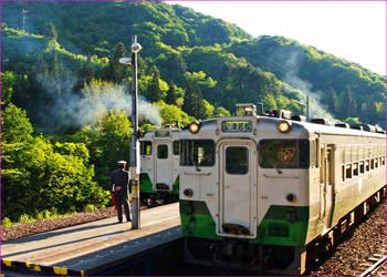 大白川駅で列車を