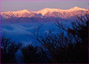 南ア白根三山明ける