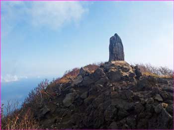 長官山石碑