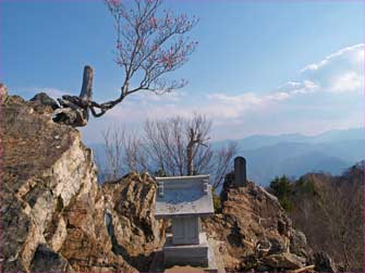 山頂祠