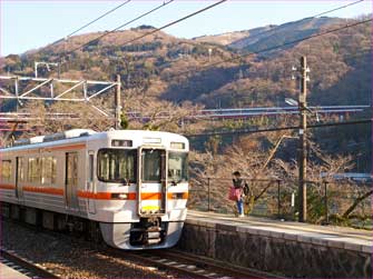 谷峨駅