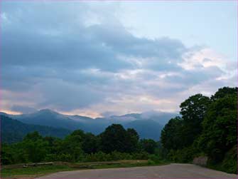 登山口の朝