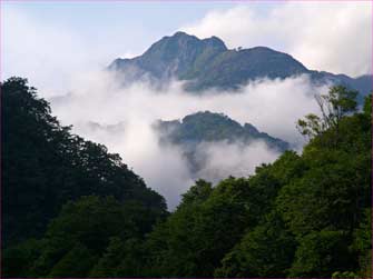 雨飾山