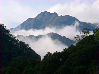 雨飾山