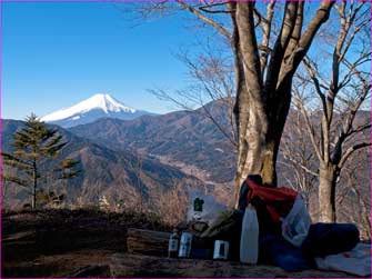 山頂で