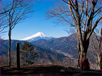 山頂で