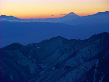 合戦尾根夜明け