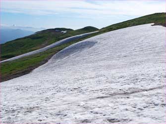 雪渓下山