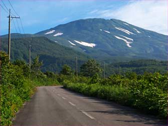 鳥海山へ