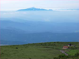 月山遠望