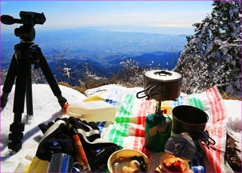 山頂で昼餉