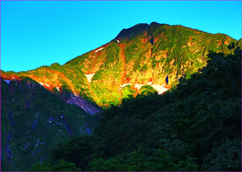 祝瓶山明ける