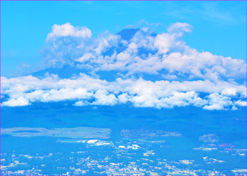 富士山雲わく