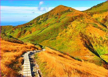 巻機山へ秋の道