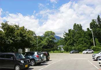 薬師温泉駐車場B