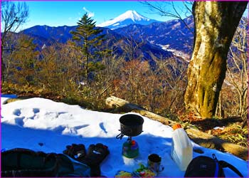 山頂で昼餉