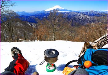 山頂で昼餉